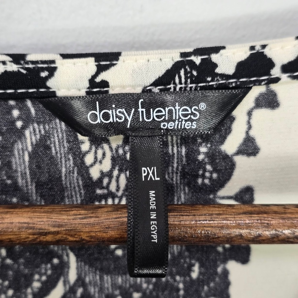 Daisy Fuentes Petites Babydoll Top XL P Floral Twist V-Neck Whimsigoth Office - Picture 6 of 9